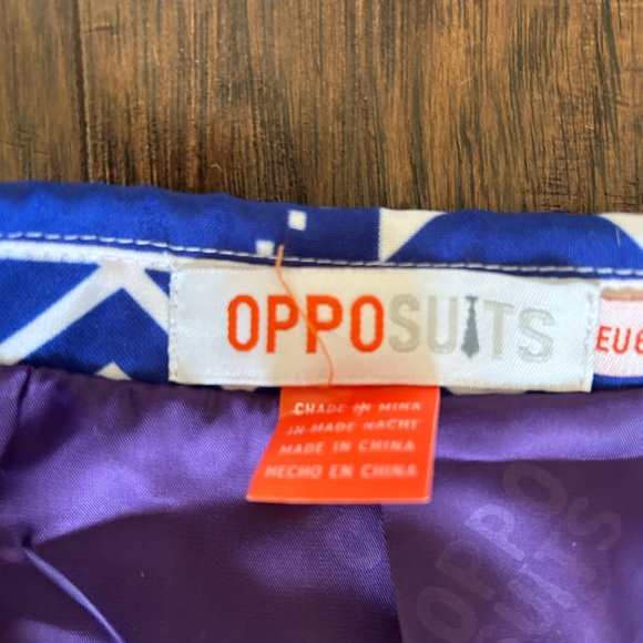 Christmas suit - Picture 6 of 7